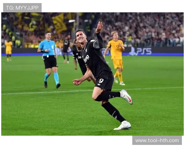 九场欧冠第三轮精彩对决共计打入43粒进球激烈竞争引发热议